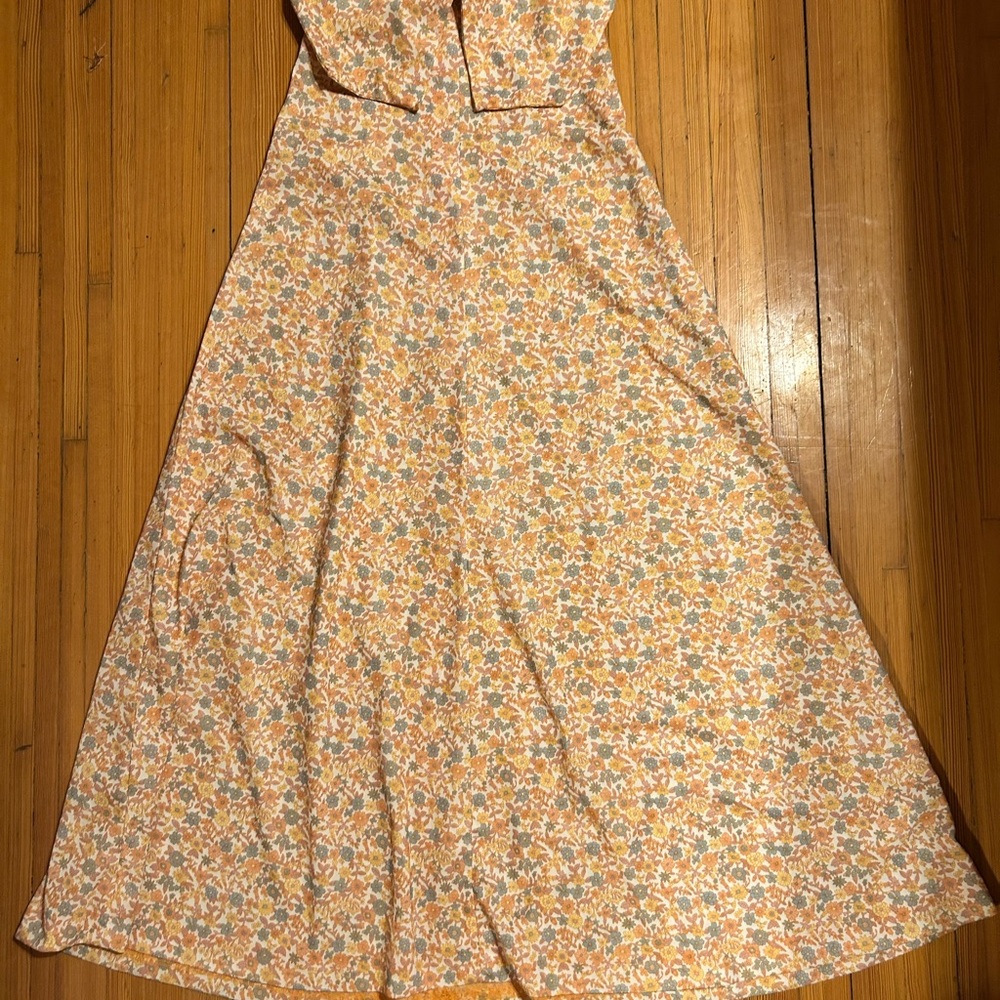 Floral Sleeveless Maxi Dress‎ in Peach and Cream